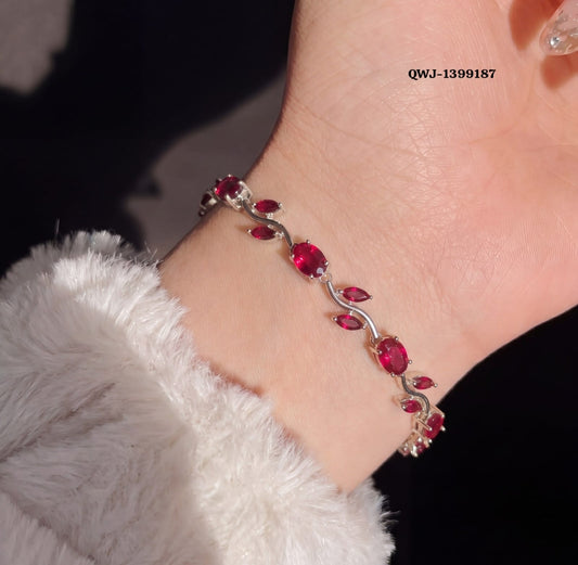 Elegant Tulip Crystal Bracelet